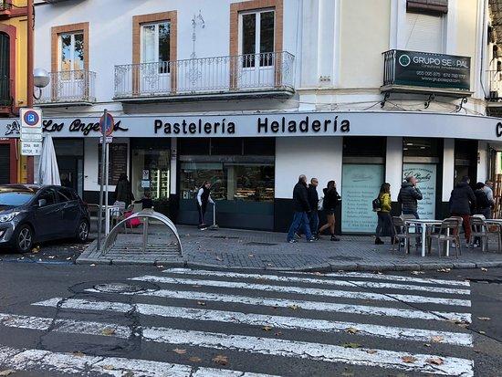 Cafetería Pastelería los Ángeles